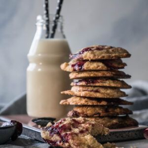 Brombeer-Cookies mit Tonka