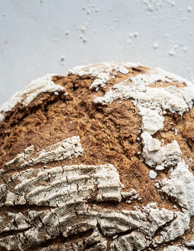 Joghurt-Krustenbrot - Stina Spiegelberg Sauerteig Brot backen vegan