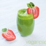 Maracuja & Spinat-Matcha mit Erdbeeren